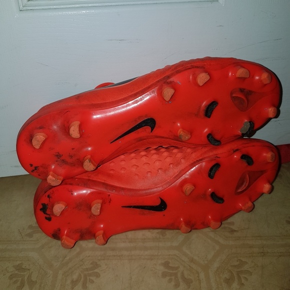 Nike outdoor soccer shoes - Picture 3 of 3